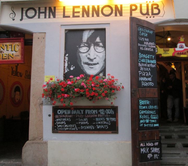 john-lennon-pub-small